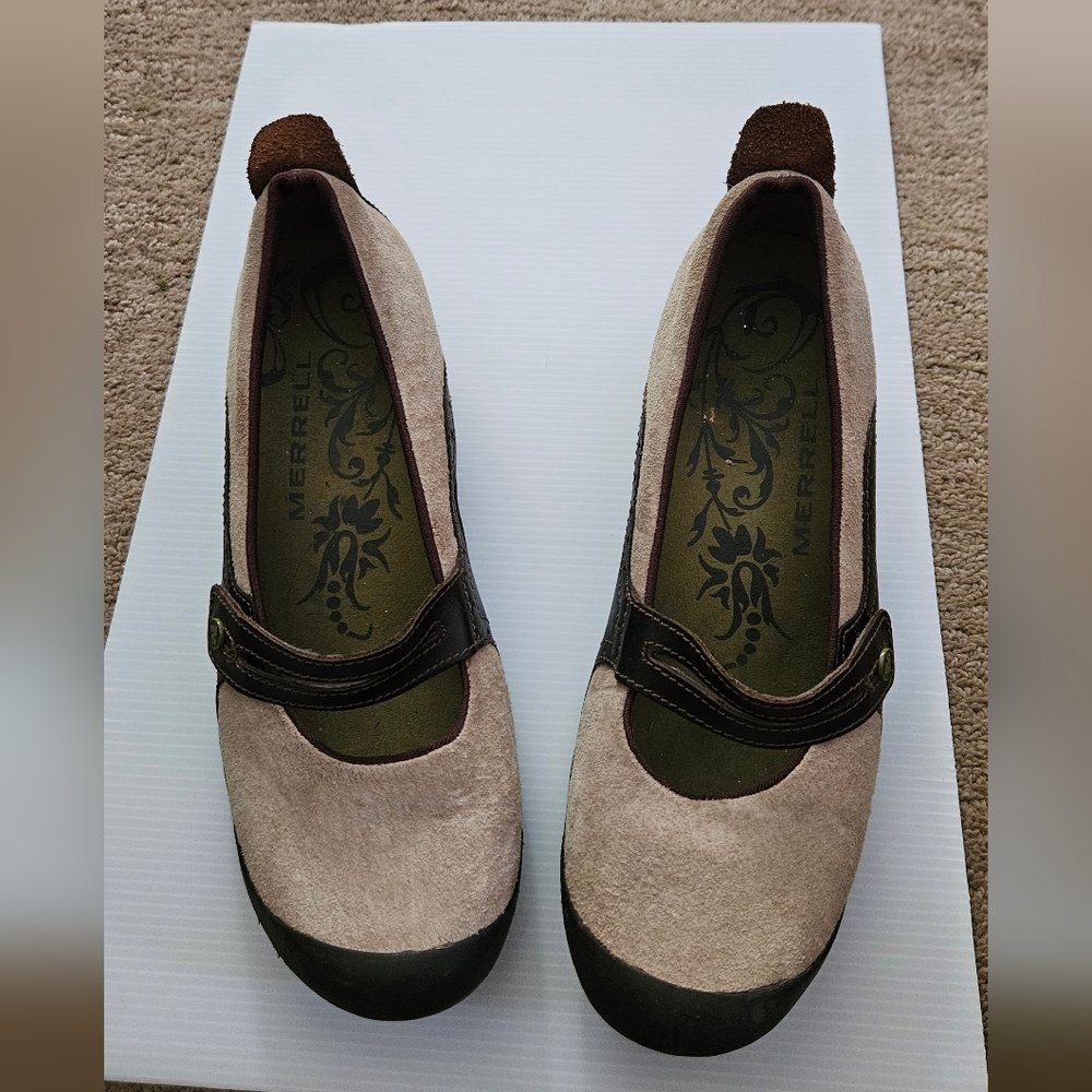 Merrell Women's Cream and Brown Flats